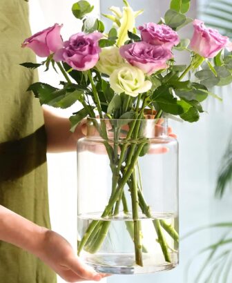 KOIUEYW Clear Vases for Centerpieces, 9 Inch Large Glass Vase for Bouquet, Glasses Home Decor Modern Jarrones Decorativos for Wedding Living Room Dining Table Office